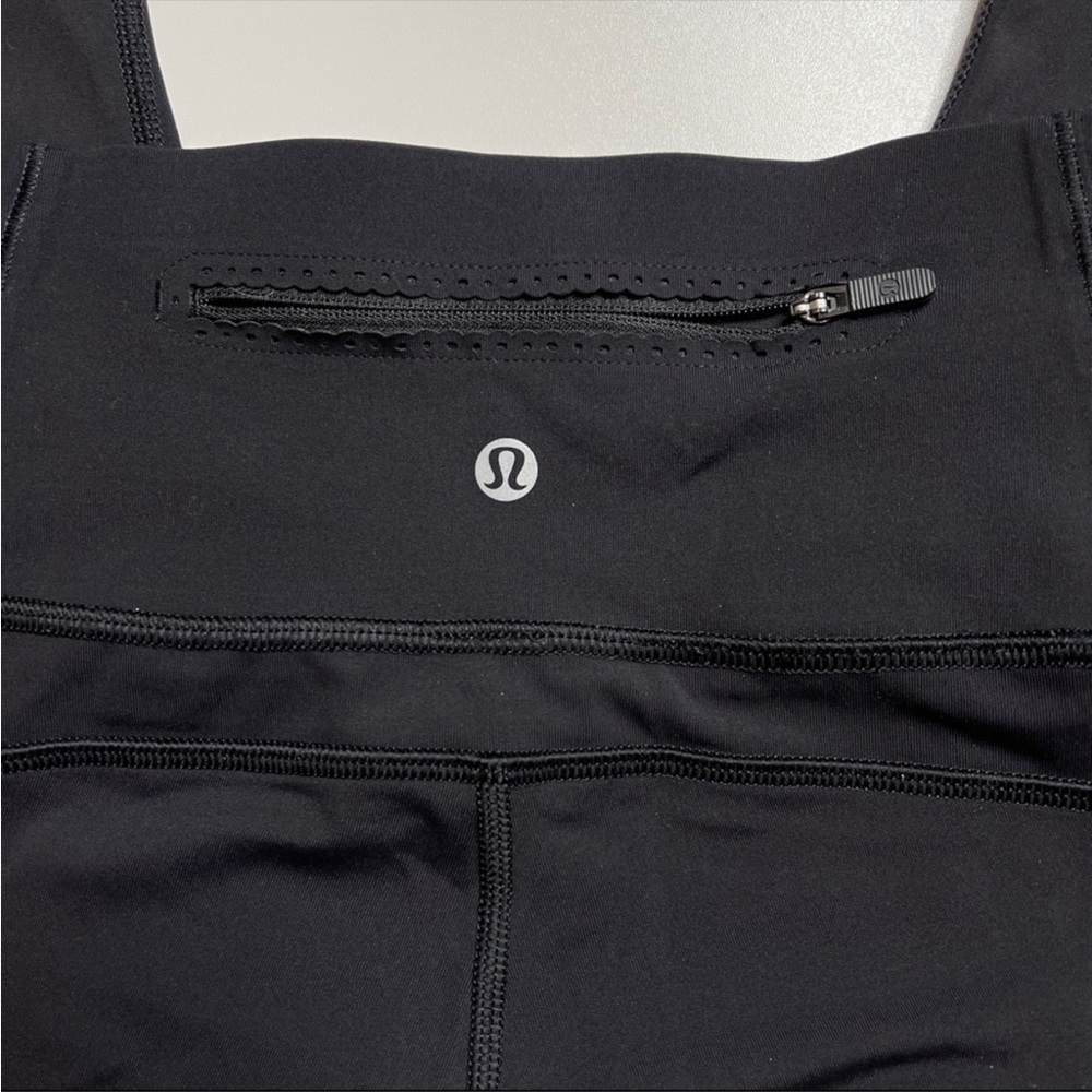 Lululemon black crop leggings size 8 - Picture 3 of 8